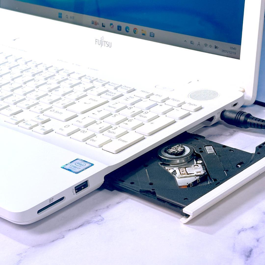 美品☆Corei7・8GB・SSD・Win11・ホワイト・ノートパソコン