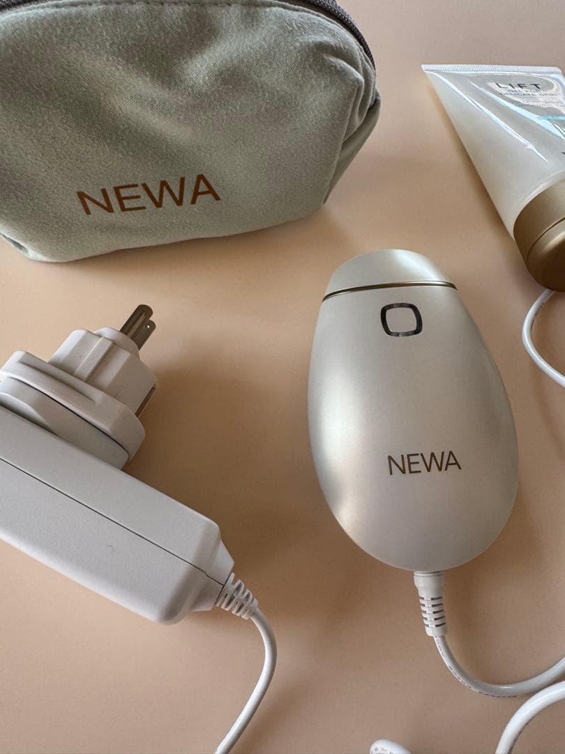 NEWA リフト美顔器 ポーチ付き