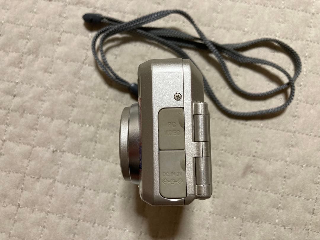 PENTAX Optio330GS 自撮りもできるコンデジカメラ箱有り　三脚付き