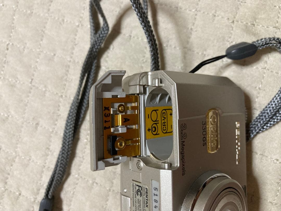 PENTAX Optio330GS 自撮りもできるコンデジカメラ箱有り　三脚付き