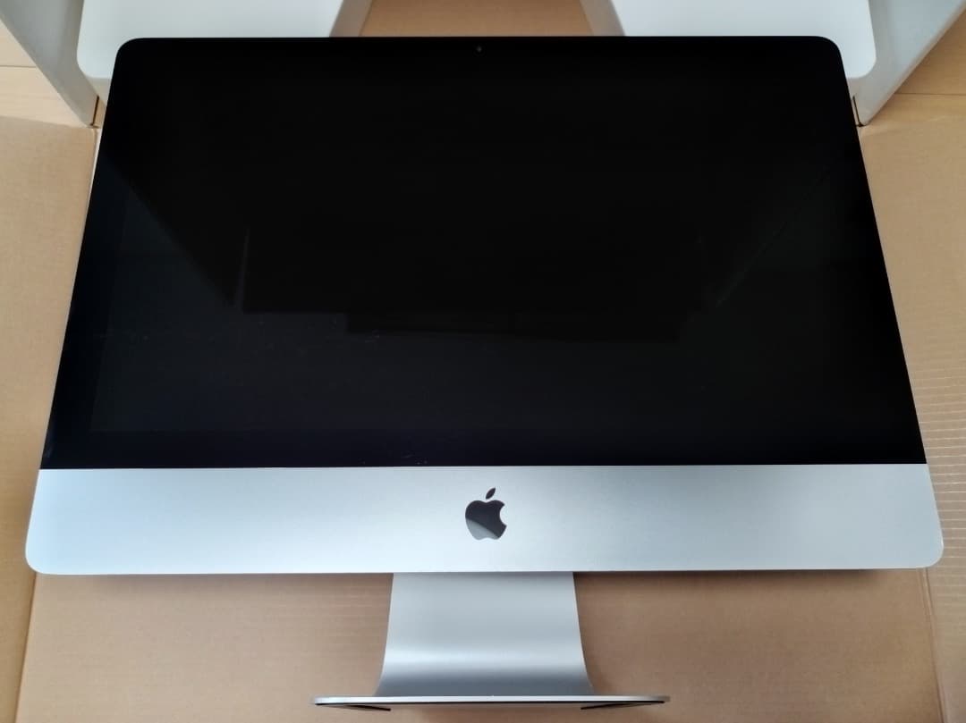 Apple iMac21.5インチ 4K Late2015(訳あり) おまけ付き