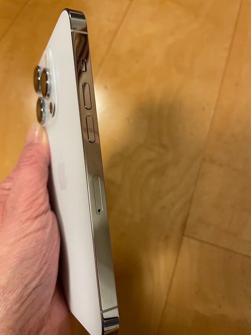 Apple iPhone 14 Proシルバー本体