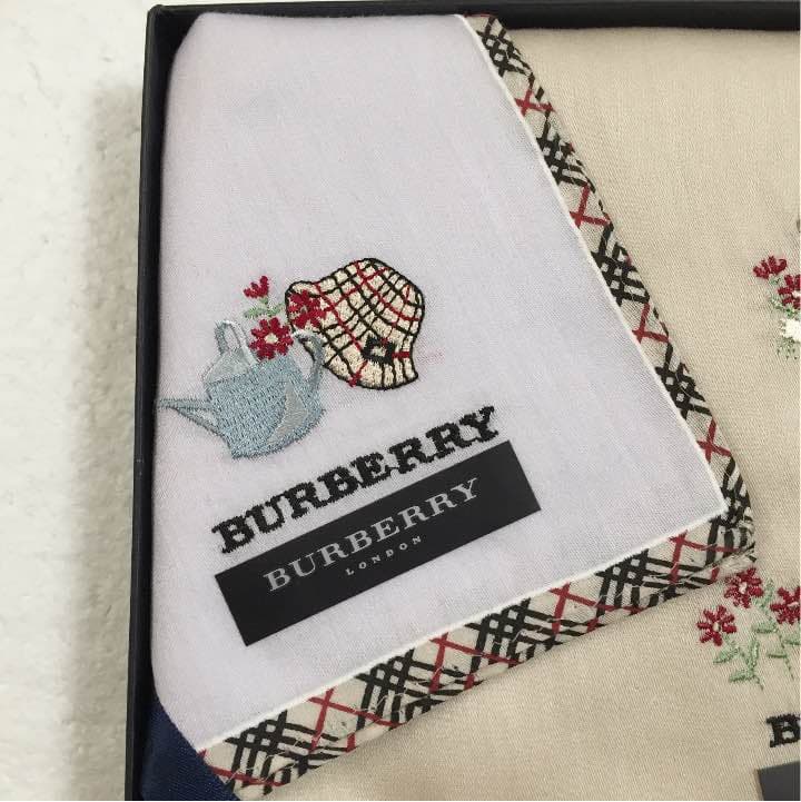 【専用】バーバリー ハンカチセット 刺繍 女の子柄