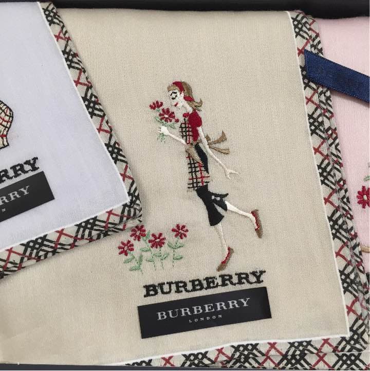 【専用】バーバリー ハンカチセット 刺繍 女の子柄