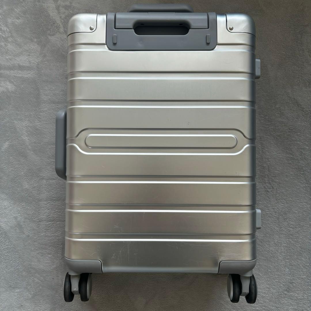 専用です　　　　　　　　軽量静音　TSAロック　機内持ち込み　シルバー