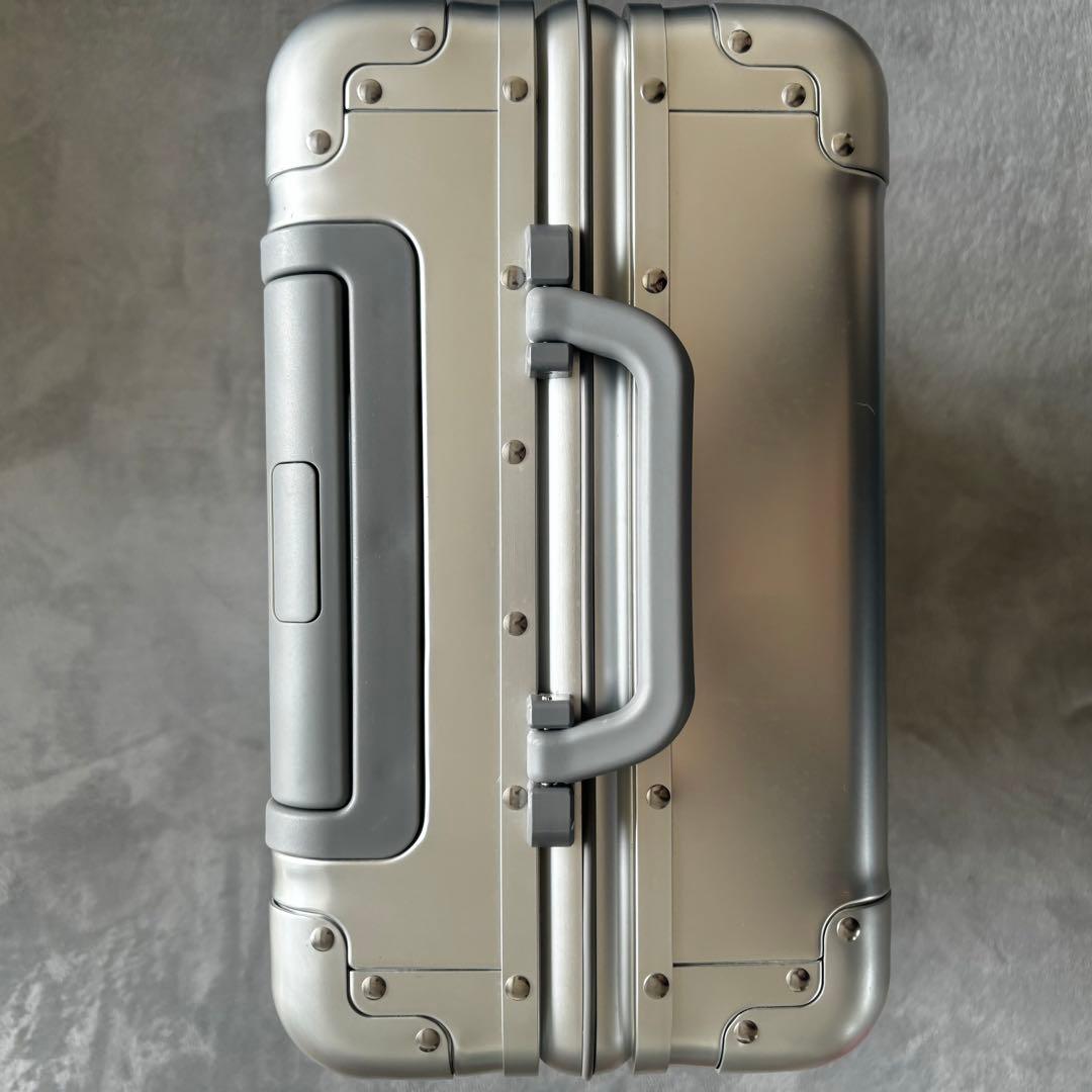 専用です　　　　　　　　軽量静音　TSAロック　機内持ち込み　シルバー