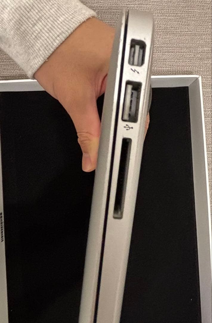 た*ん様 【2017年製】Apple MacBook Air 13インチ 充電コ