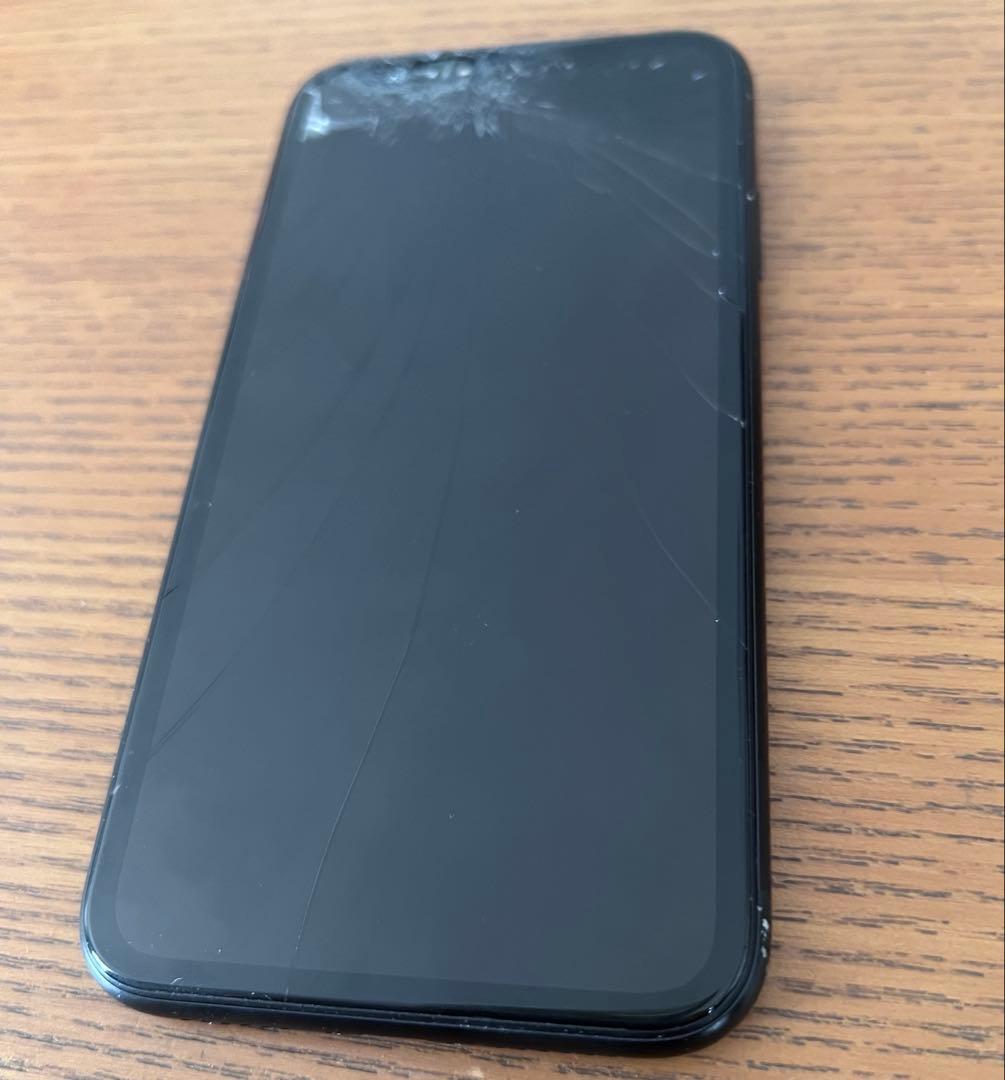 【ジャンク品】iPhone XR ブラック　液晶割れ