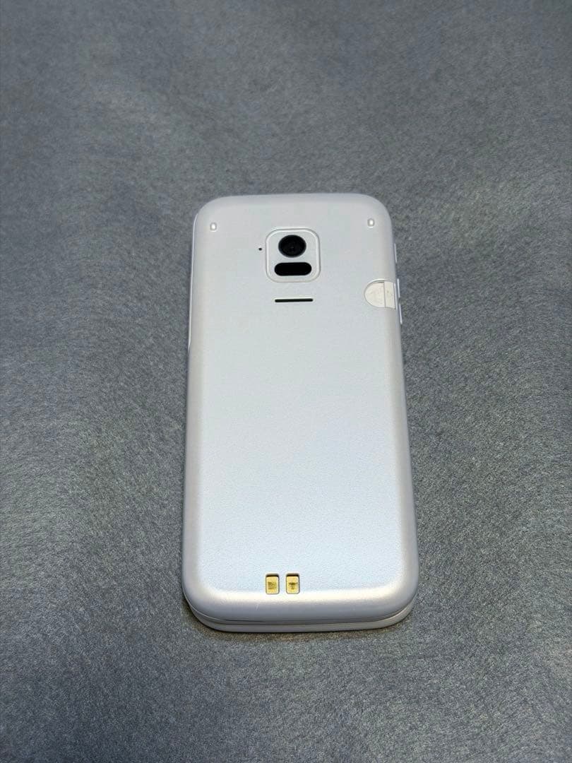 F-01M ドコモ らくらくホン 携帯 ガラケー 二つ折り 簡単 フォン 富士通