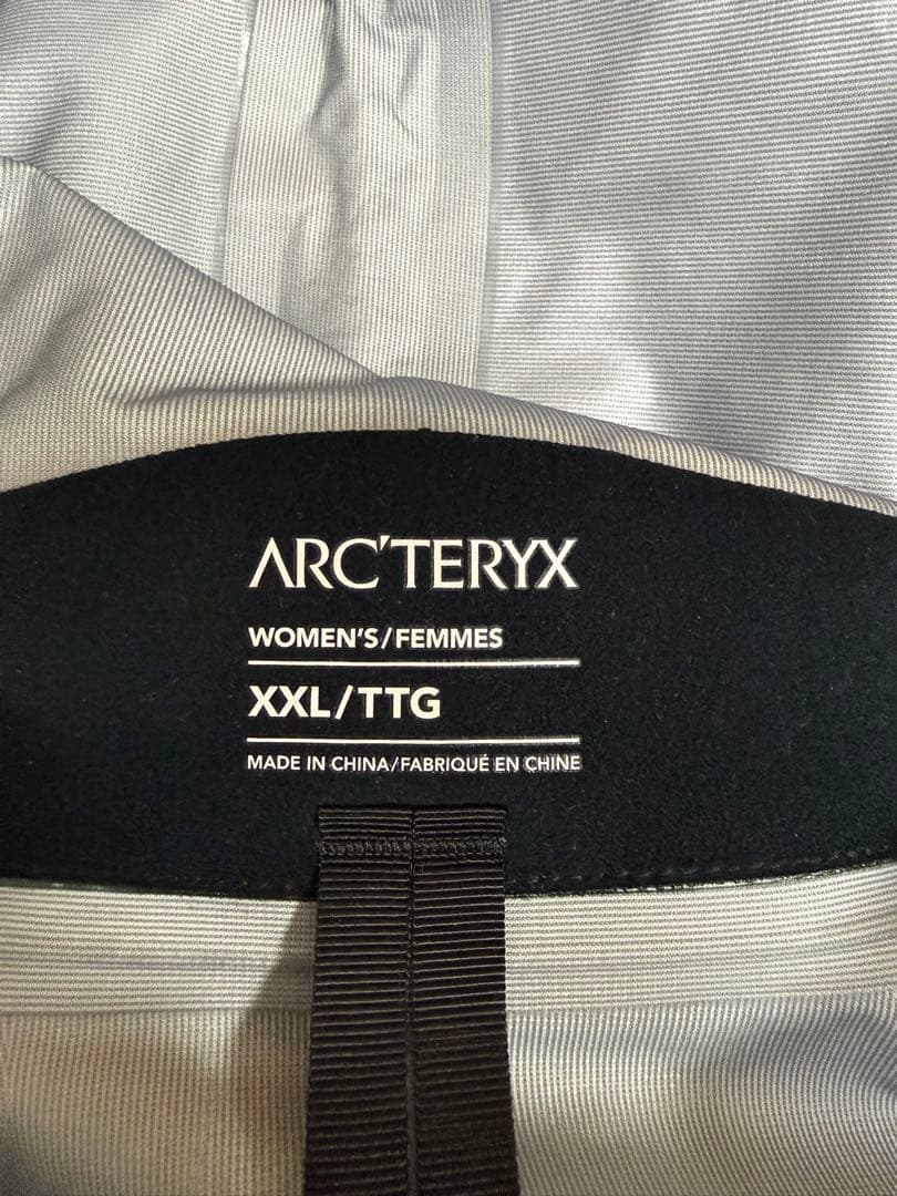 [最安値] jjj着用　arc’teryx beta lt solace 水色