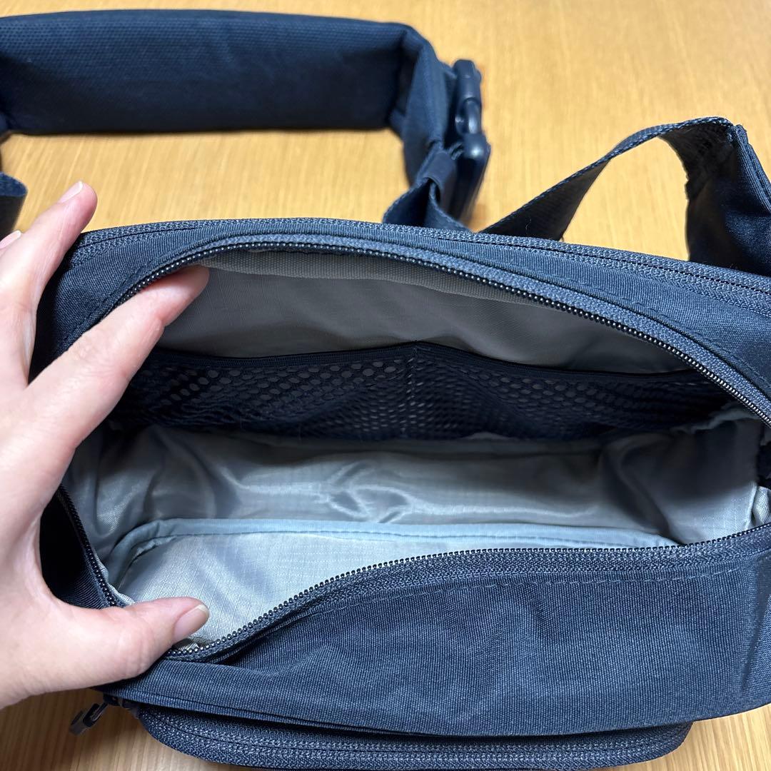 Pomulu ヒップシート ネイビー