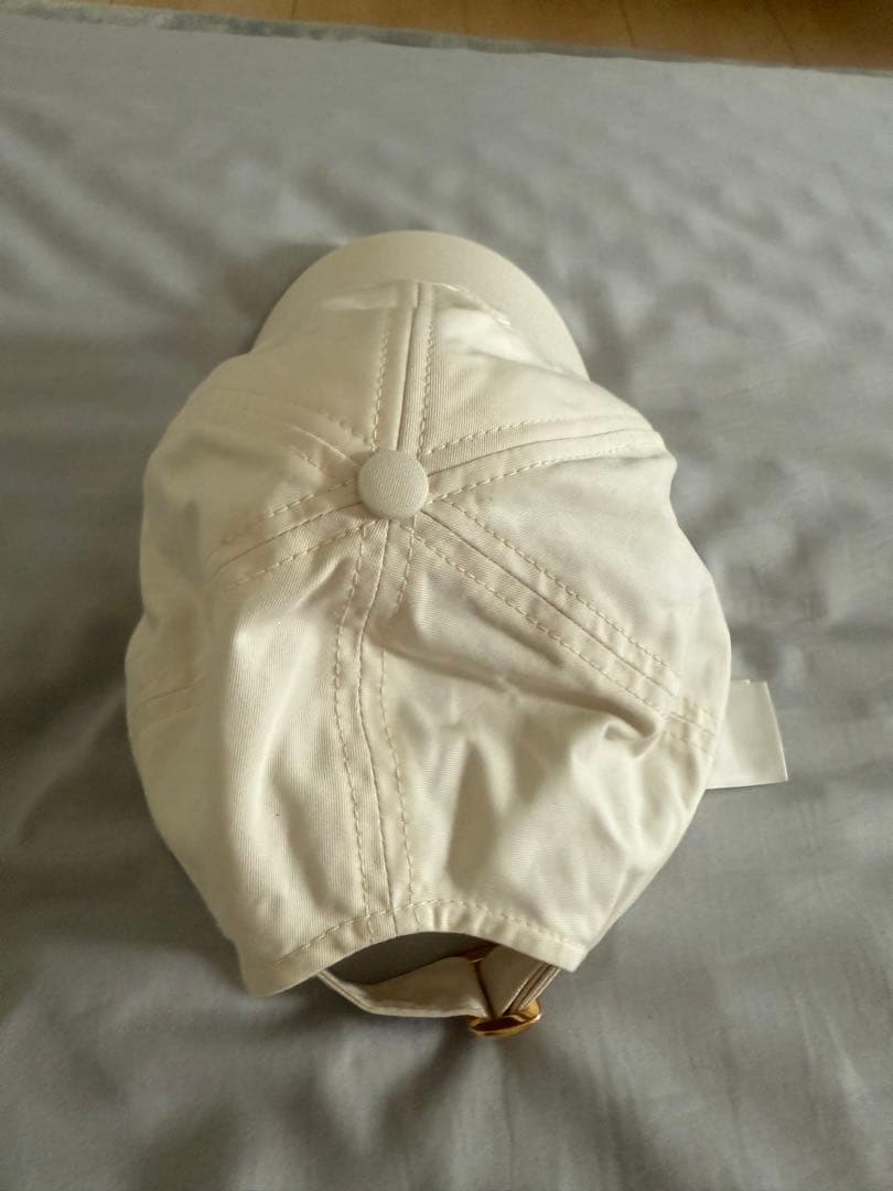 CELINE ホワイト キャップ ロゴ入り