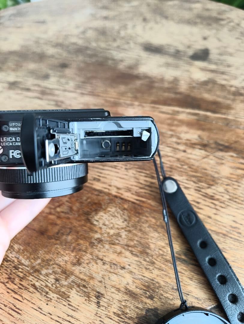 Leica D-LUX 3 コンパクトデジタルカメラ　レザーケース付き