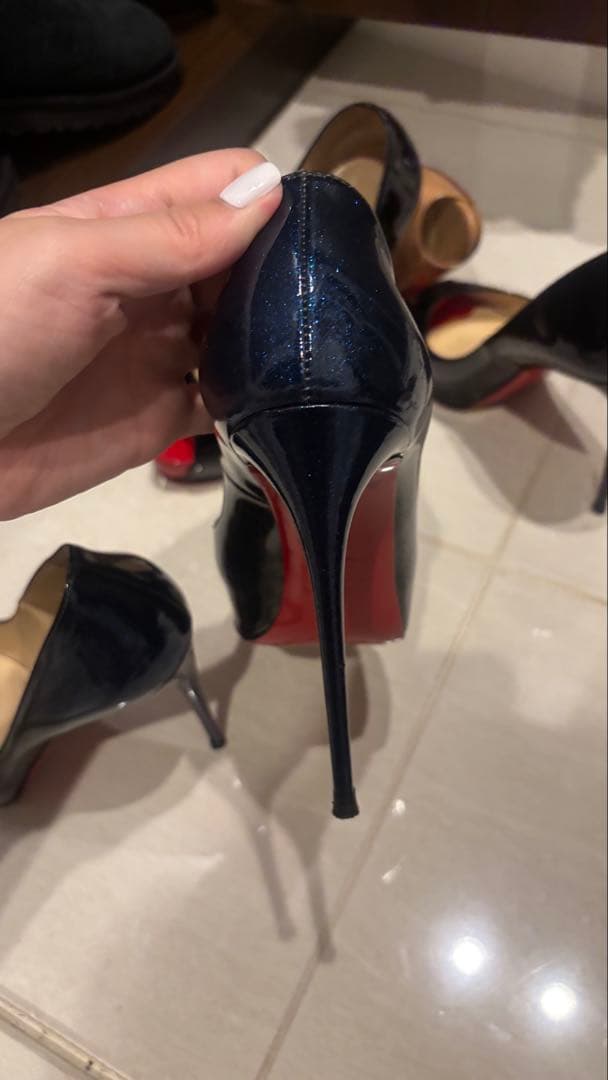 Christian Louboutin オープントゥ　 37ハーフ