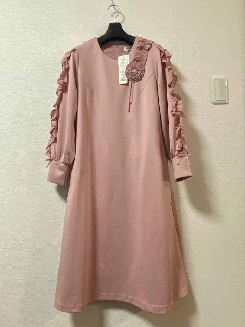 【新品札付き】★Super Beauty★ワンピース　42 L相当