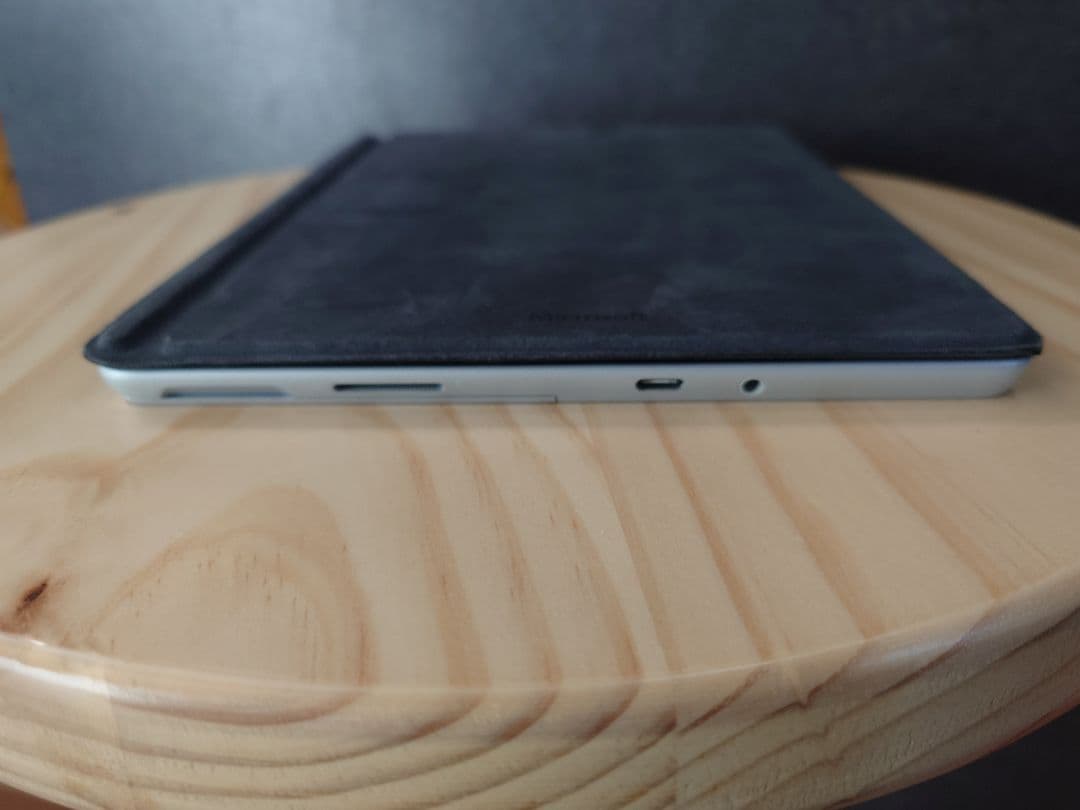 Surface Go第一世代64GB Wi-Fiモデル タイプカバー(中古品)