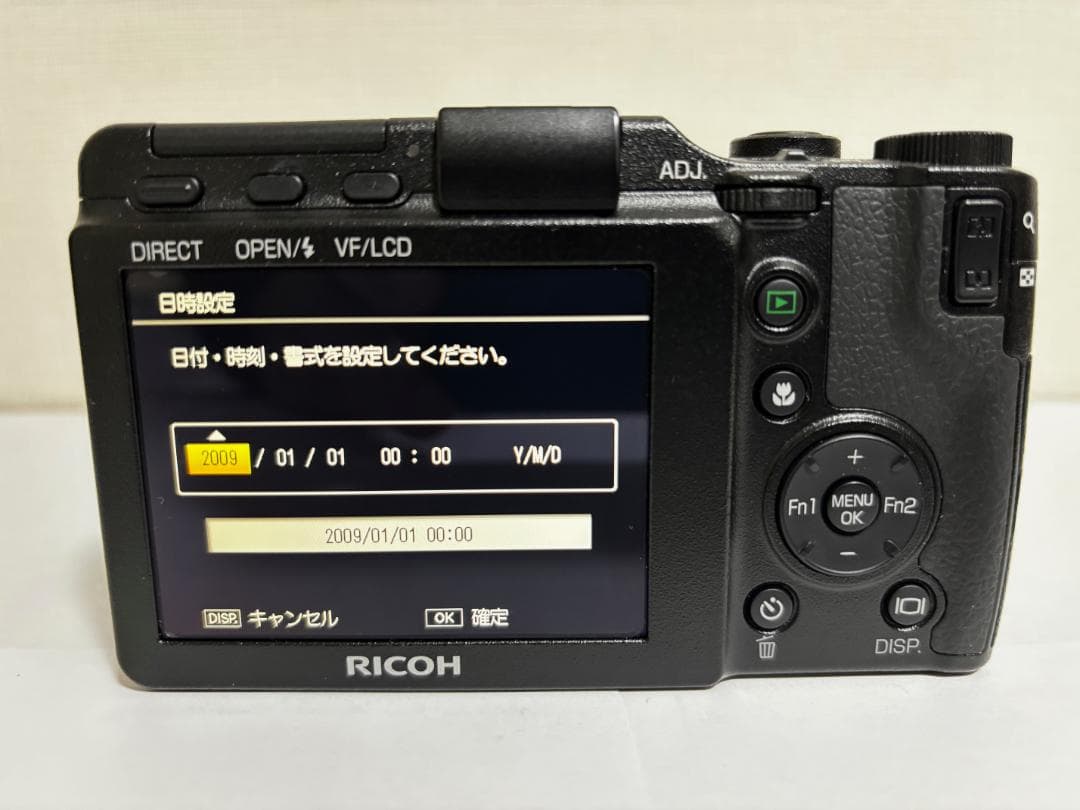 【美品・元箱付き】RICOH GXR +P10+自動開閉式レンズキャップ