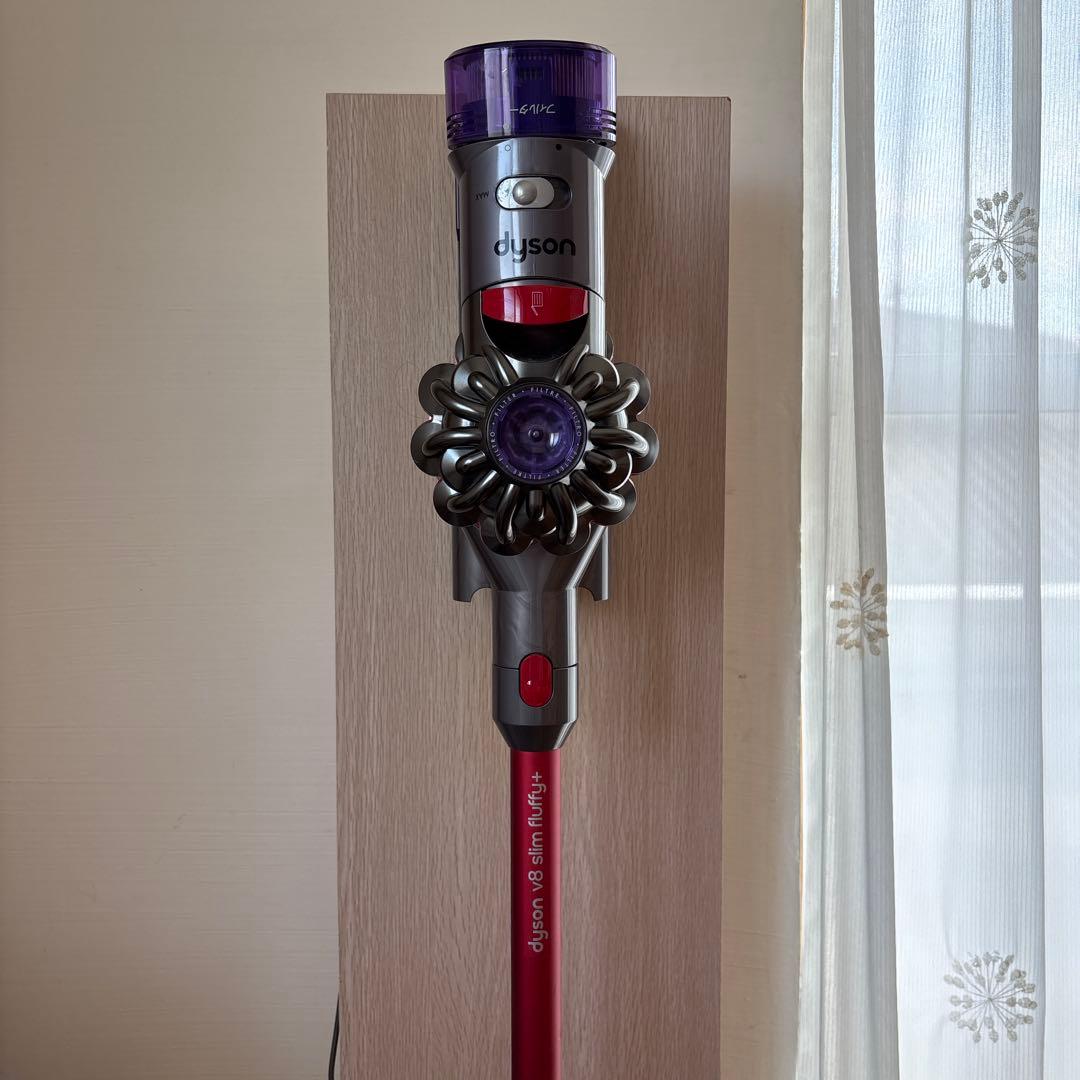 ダイソン　Dyson V8slim fluffy