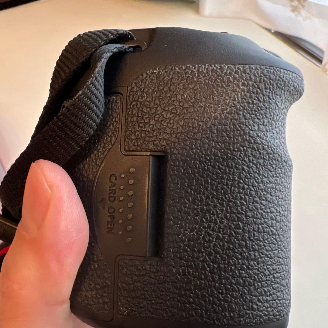 Canon EOS 7D Mark2 デジタル一眼レフカメラ [バッテリー欠品
