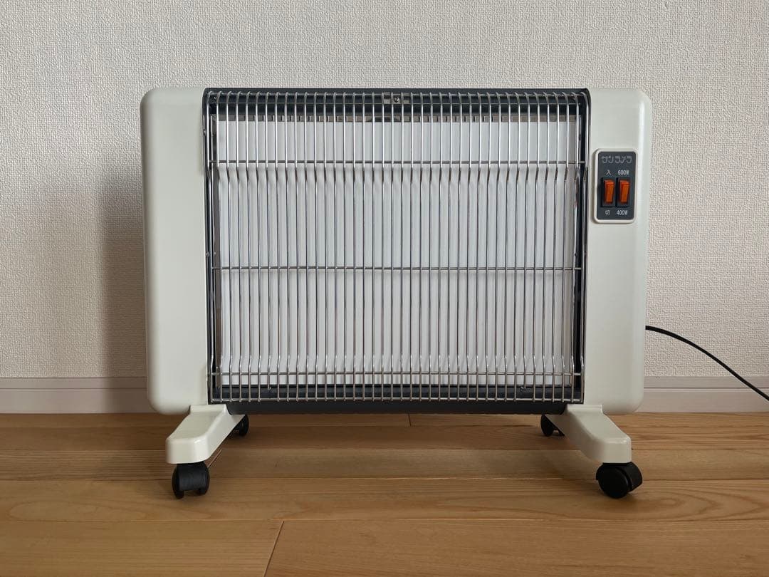 中古美品　遠赤外線ヒーター　サンラメラ