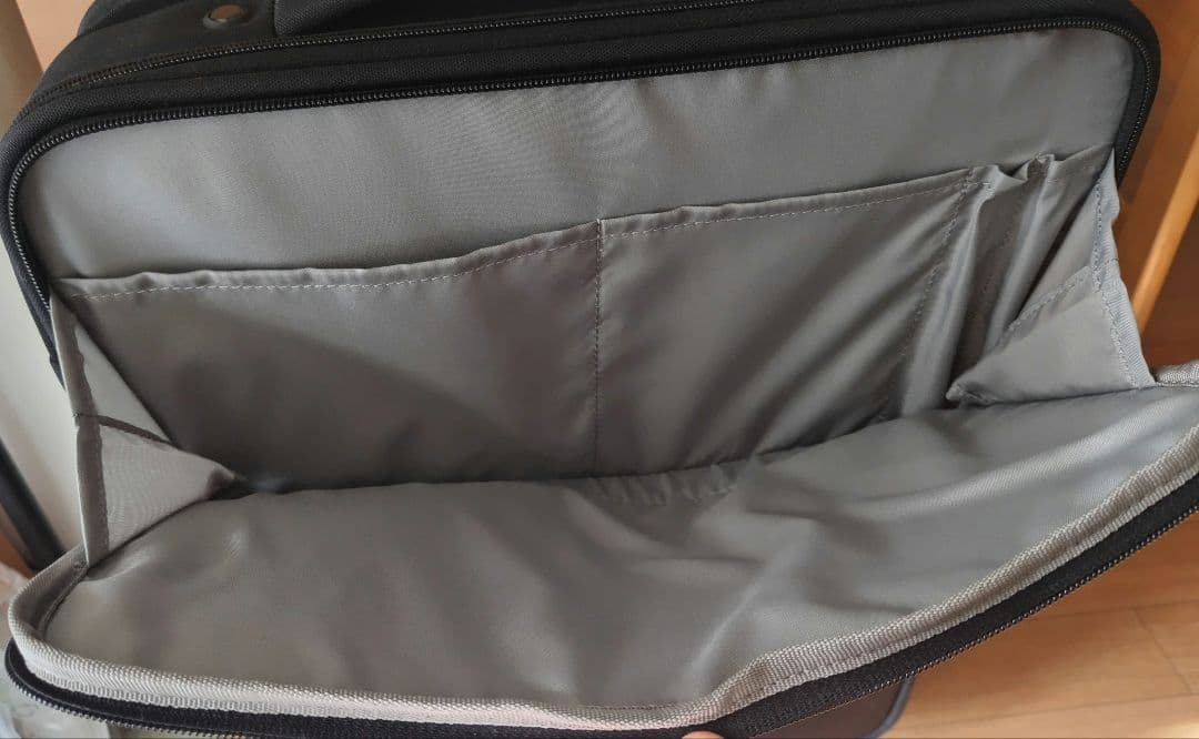 無印良品 半分の厚みで収納できるソフトキャリー　黒