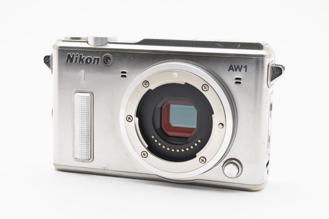 Nikon 1 Nikkor AW1 ミラーレスカメラ 本体とバッテリー