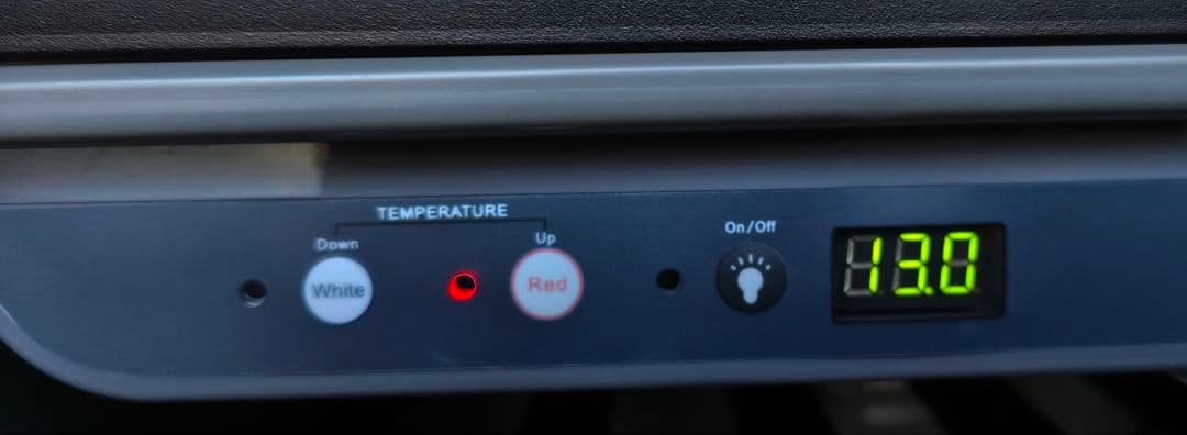 フォルスタージャパン　FJC-85G (BK)　ワインセラー　中古