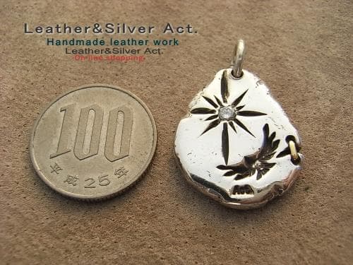 イーグル　ペンダントトップ（ダイヤ）　シルバー925、ｋ18 　ネックレス