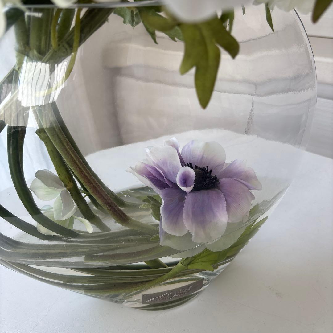 エミリオロバ　フラワーアレンジメント