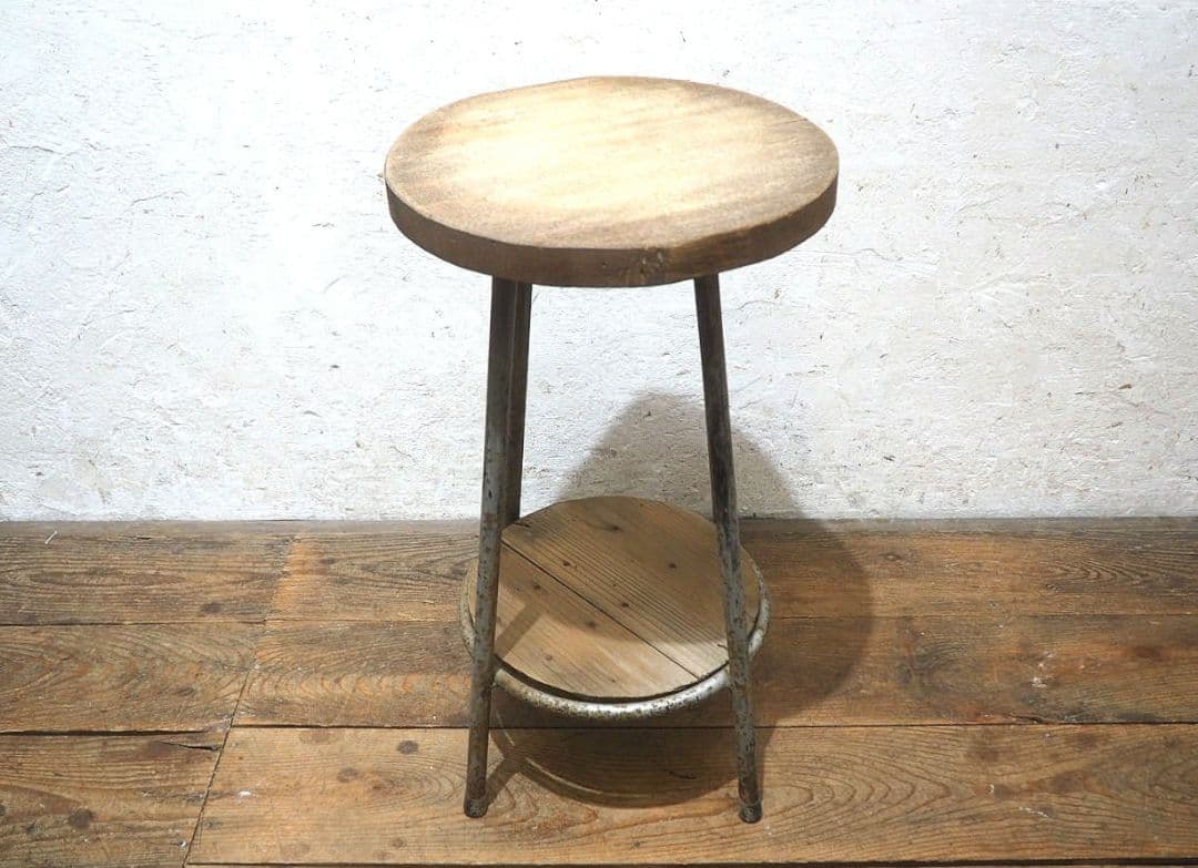 1327 ビンテージ　古い鉄脚の陳列台　展示台　花台　ガーデン　レトロ　テーブル