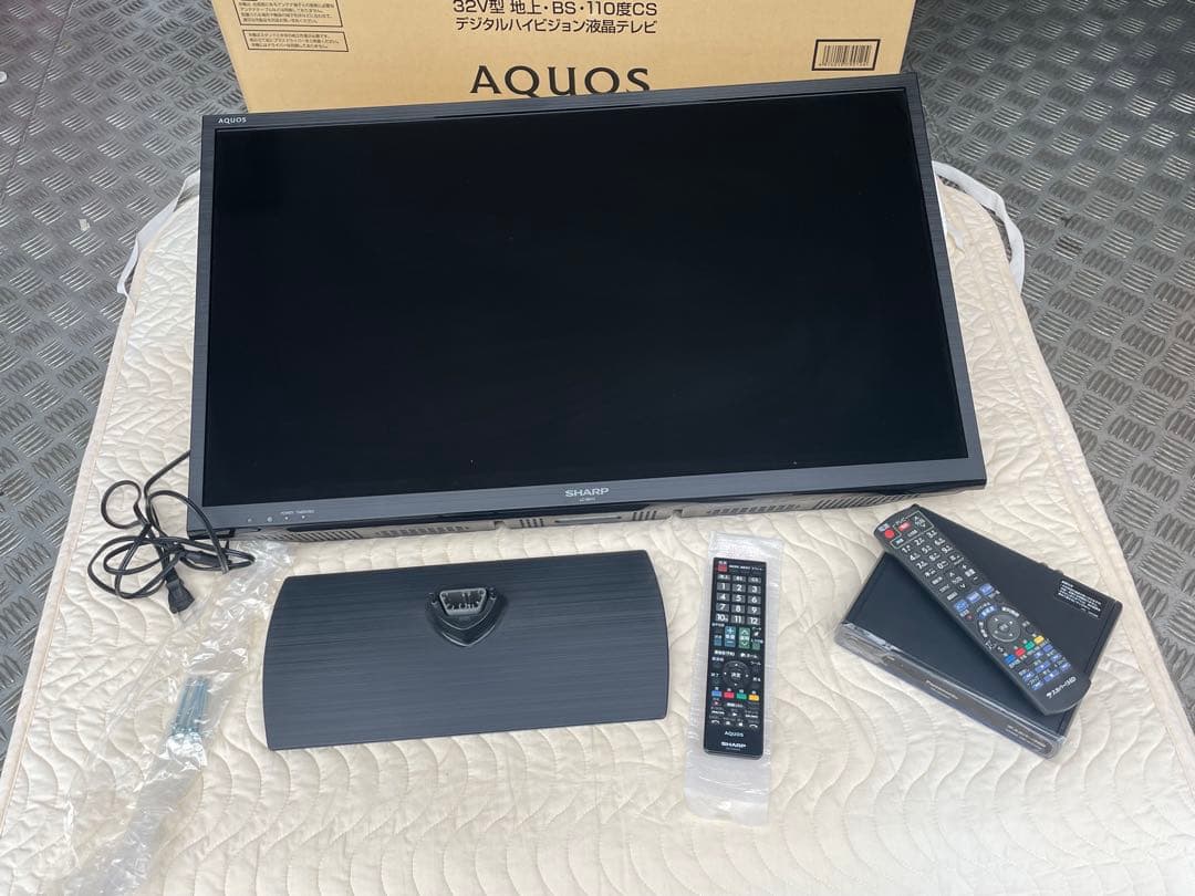 SHARP AQUOS 32型 液晶テレビ（LC-32H11）