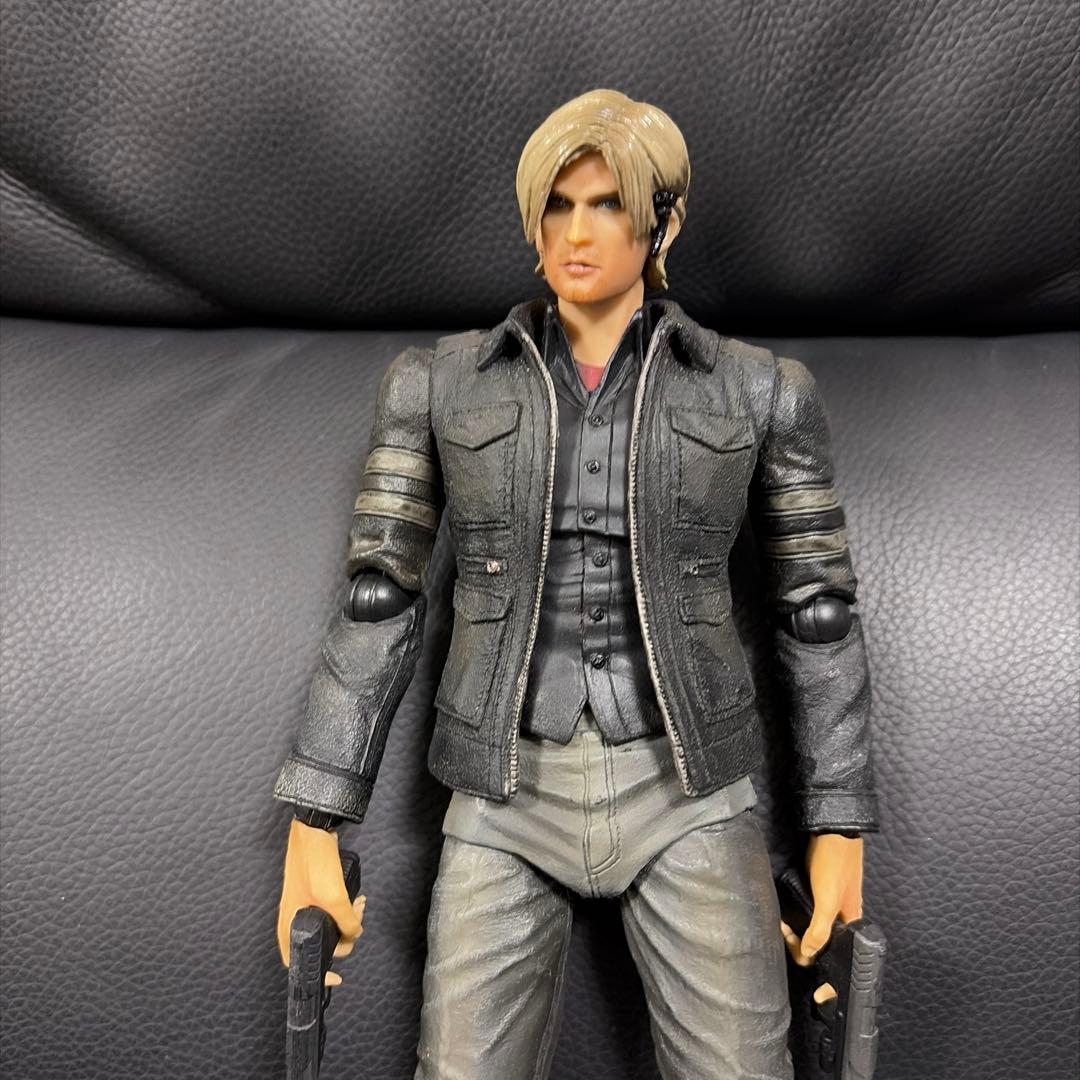 BIOHAZARD6 レオン S ケネディ フィギュア プレイアーツ改