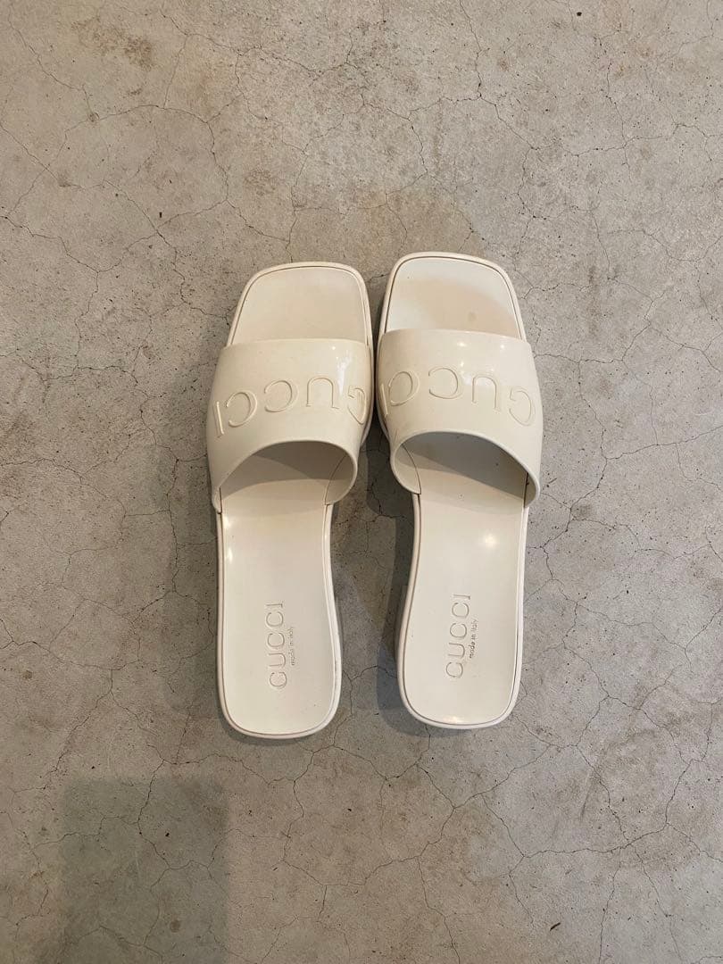 GUCCI ホワイト スライドサンダル