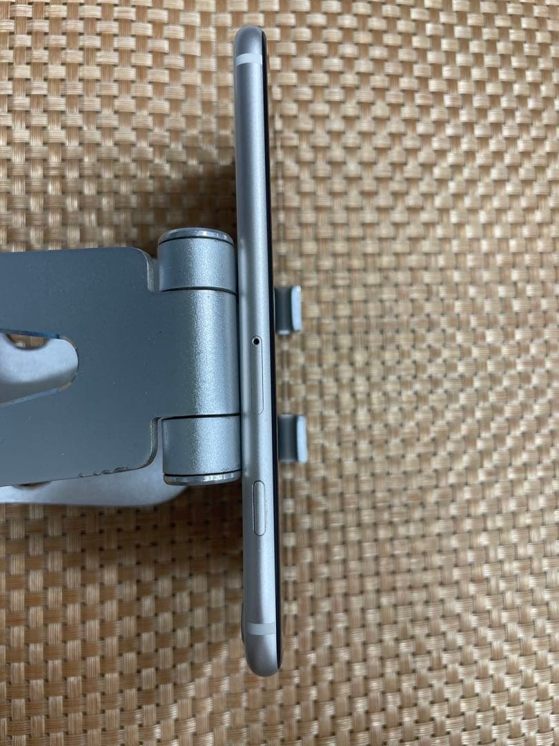 iPhone SE 第3世代 128 GB スターライトSIMフリー【3276】