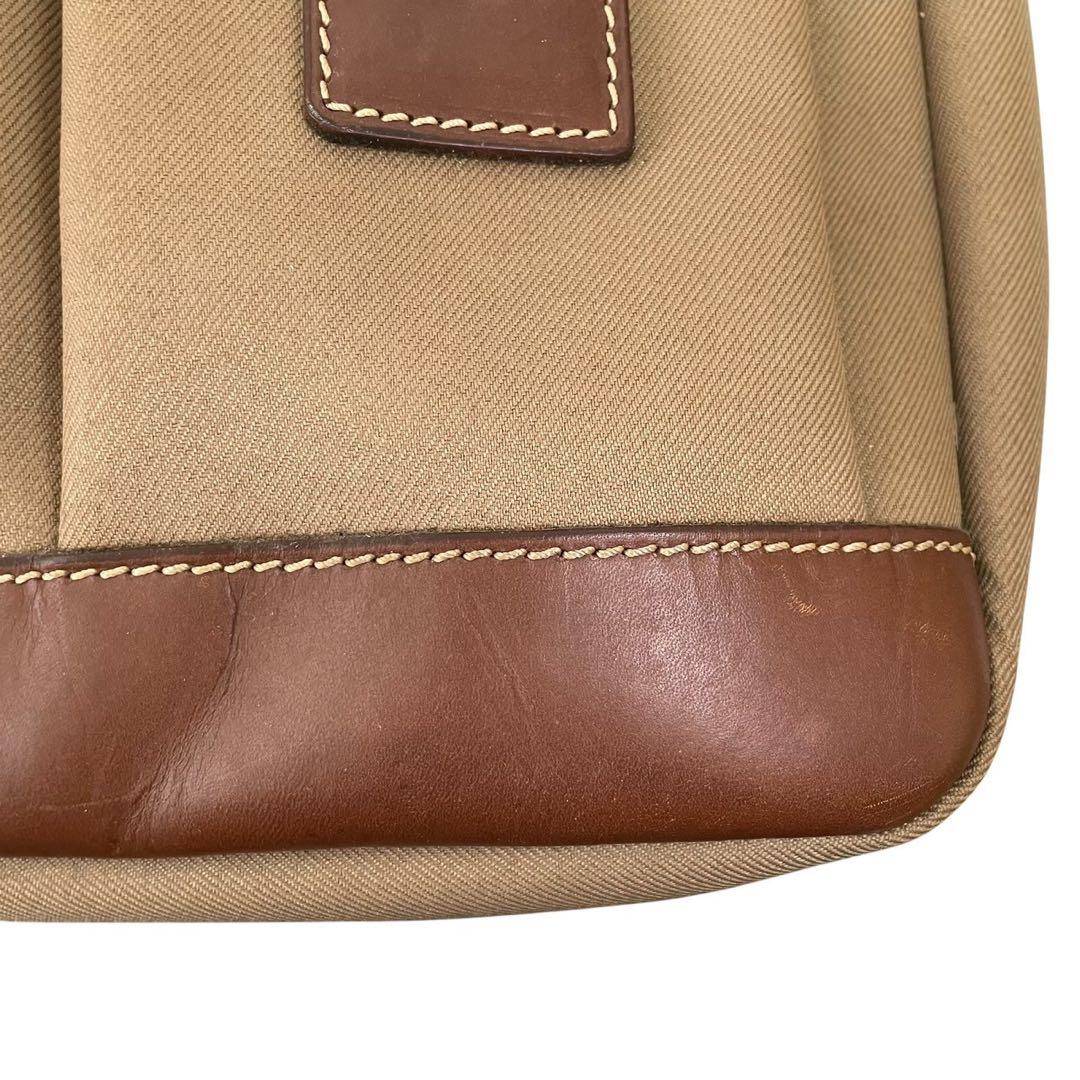 【美品】HUNTING WORLD ハンティングワールド　メッセンジャーバッグ