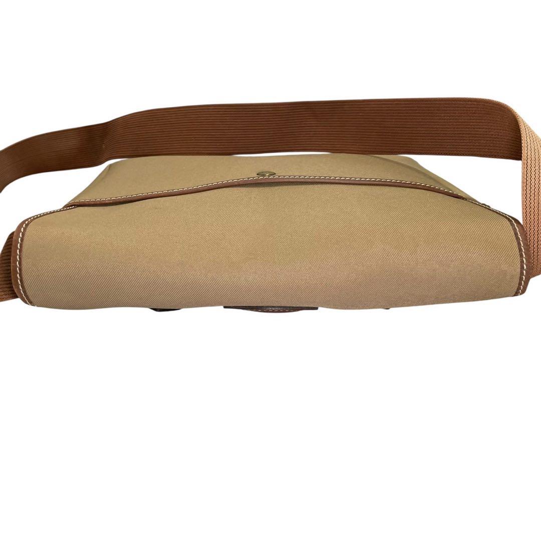 【美品】HUNTING WORLD ハンティングワールド　メッセンジャーバッグ