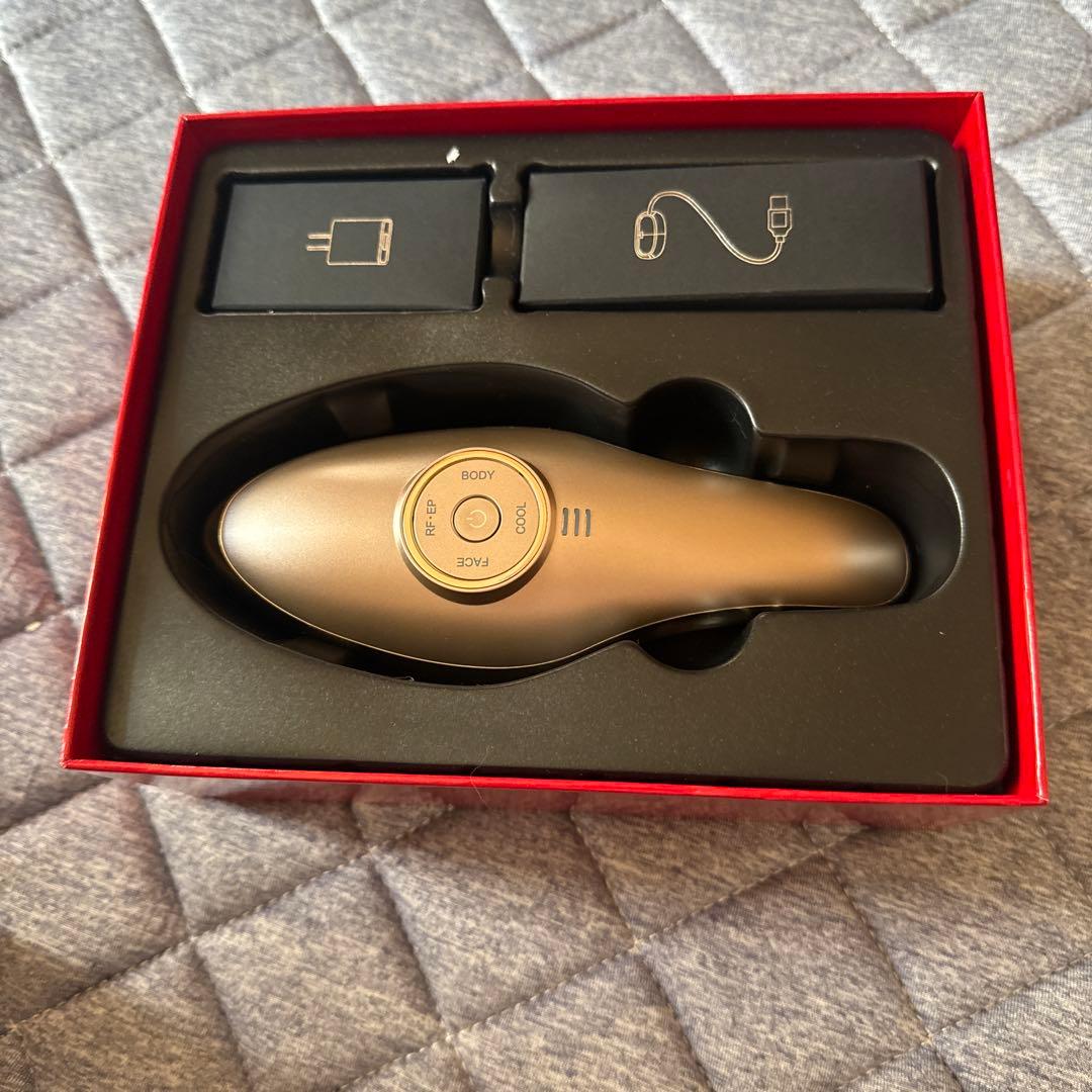 ★IKKOさんプロデュース★Éclat ME LA BOUM 美顔器