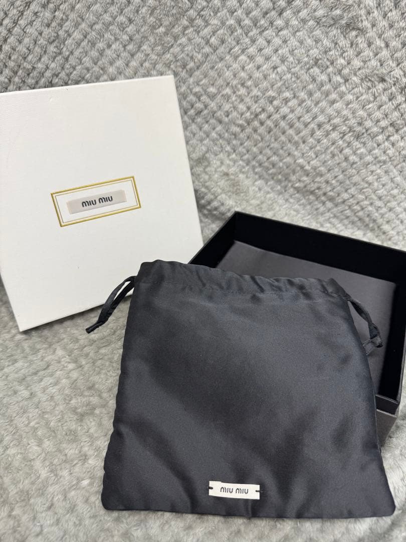 MIU MIU ミュウミュウ クリスタル&パール　カチューシャ