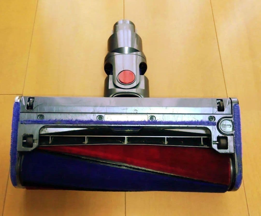 正規品のダイソン動作保証V8slim掃除機2枚目アクセサリーも