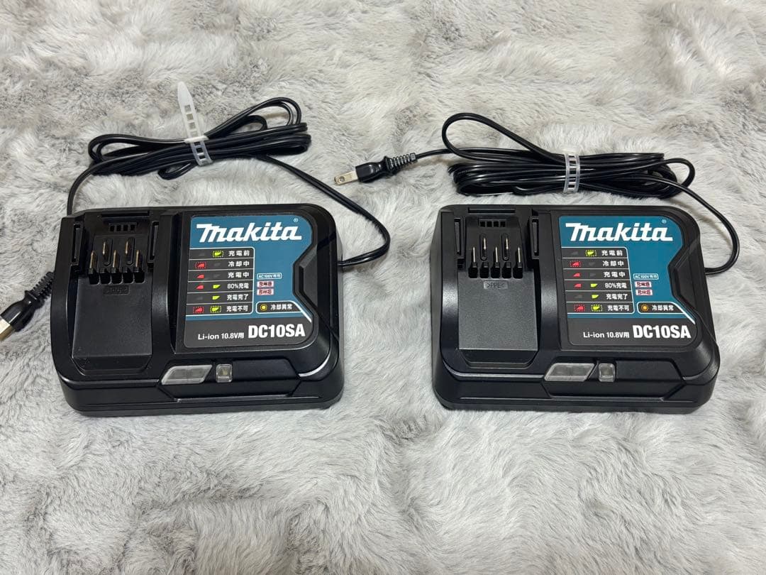 マキタ CL107FD スティッククリーナー バッテリー3個 & 充電器2個付き