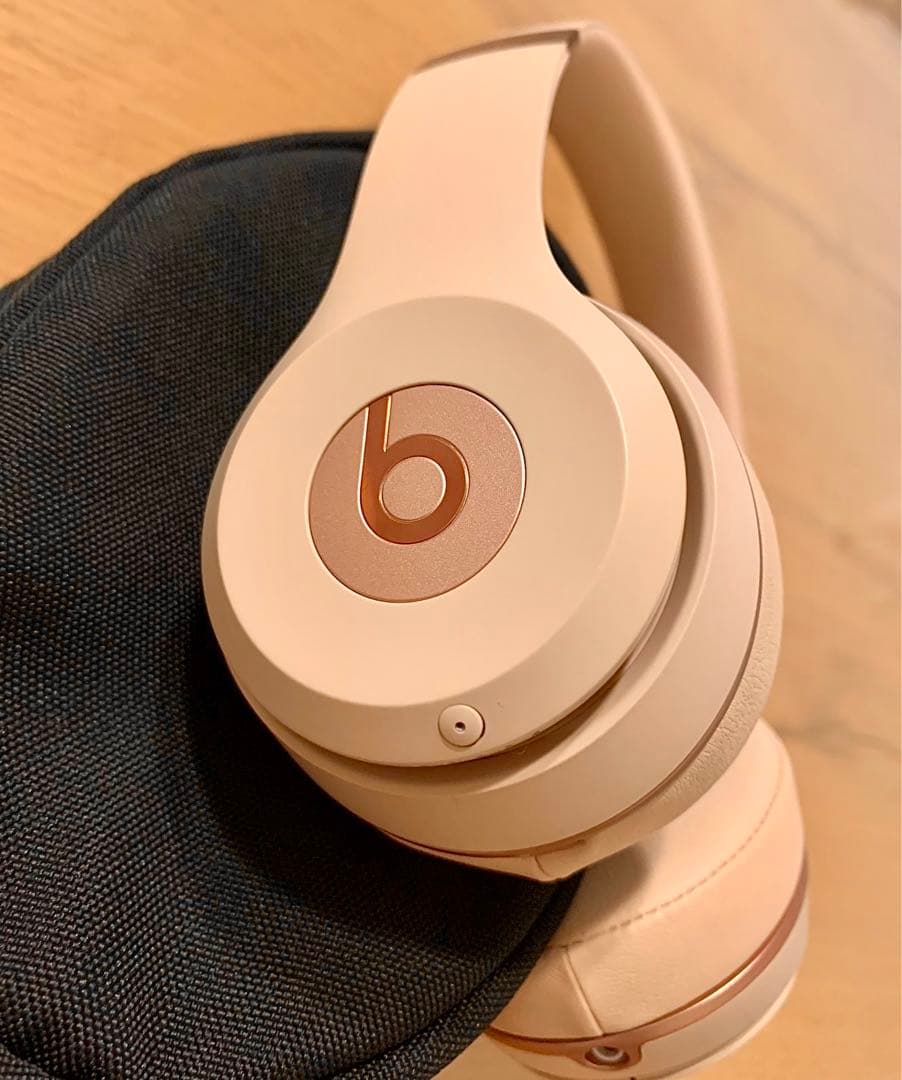 美品\限定モデル！beats solo 3ワイヤレス ヘッドホン　ピンクゴールド