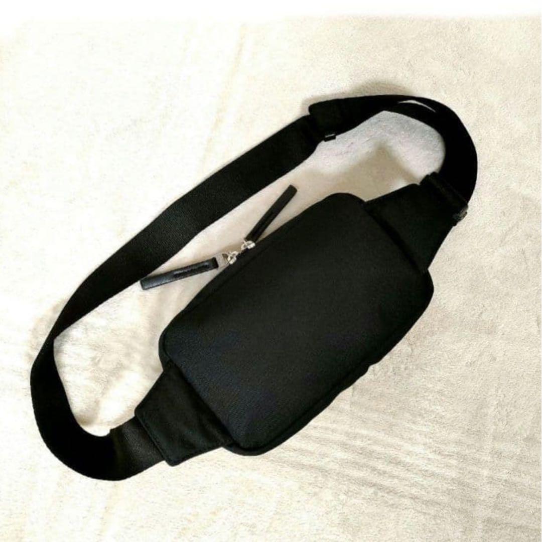 ★未使用品★ディーゼル ブラック 黒 ボディバッグ ショルダーバッグ ビッグロゴ