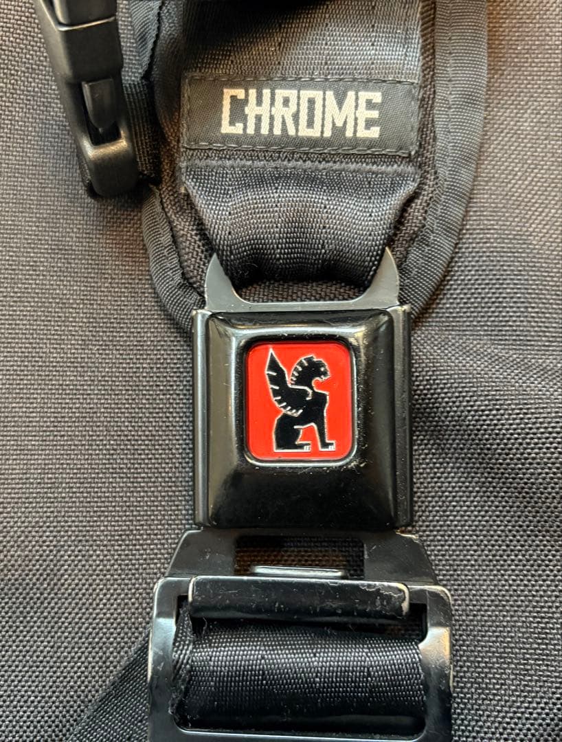 Chrome メッセンジャーバッグ ブラック ミニポーチ付き ブラックバックル