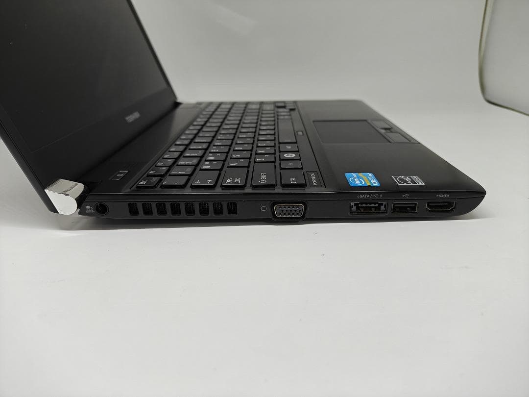 【東芝】爆速 Corei7/新品SSD128GB ノートパソコン 13.3 E1