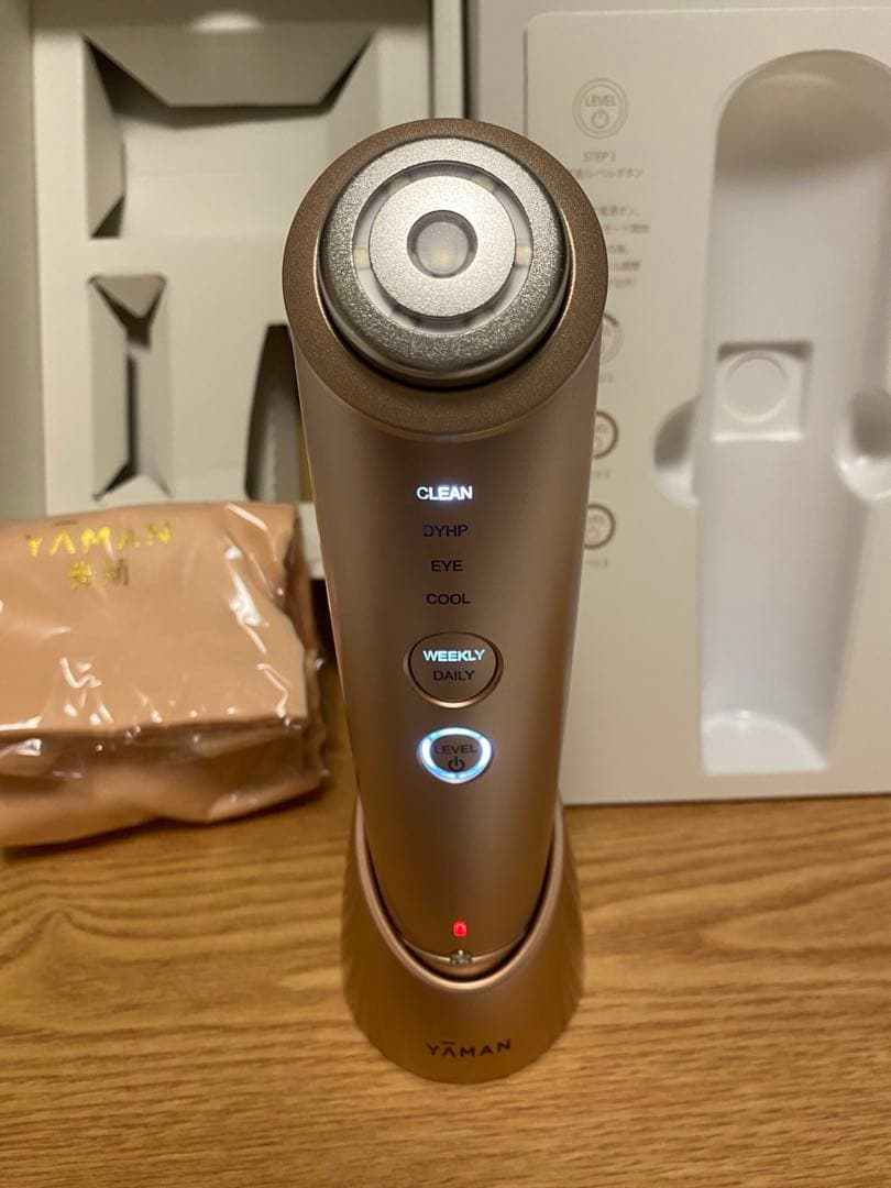 YA-MAN 美顔器フォトプラスシャイニー　毛穴ケア・EMS・リフトアップ・保湿