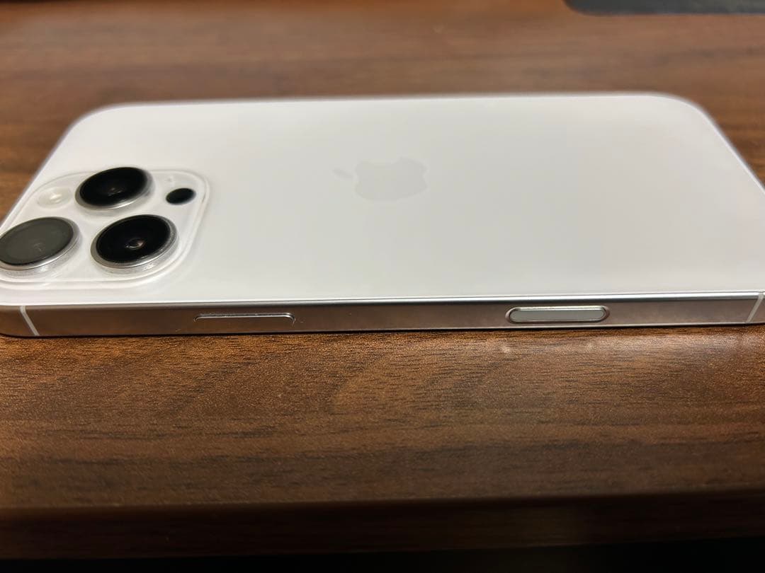 【ジャンク品】iPhone16ProMax 256GB ホワイトチタニウム