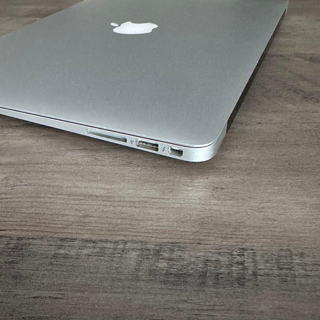 動作OK MacBook Air 13 2015 i5 4GB 128GB