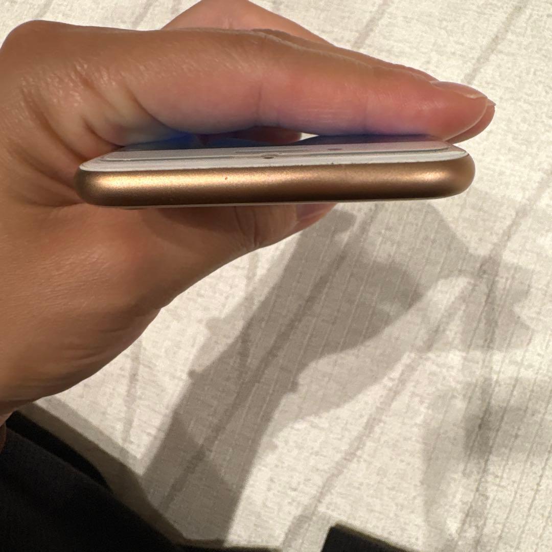 iPhone8 ゴールド　64GB