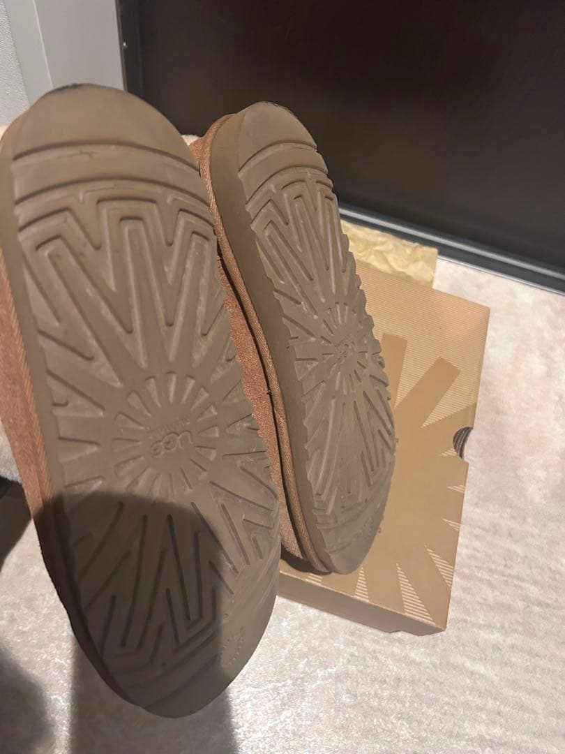 期間限定UGG ムートンブーツ ブラウン バックル付き