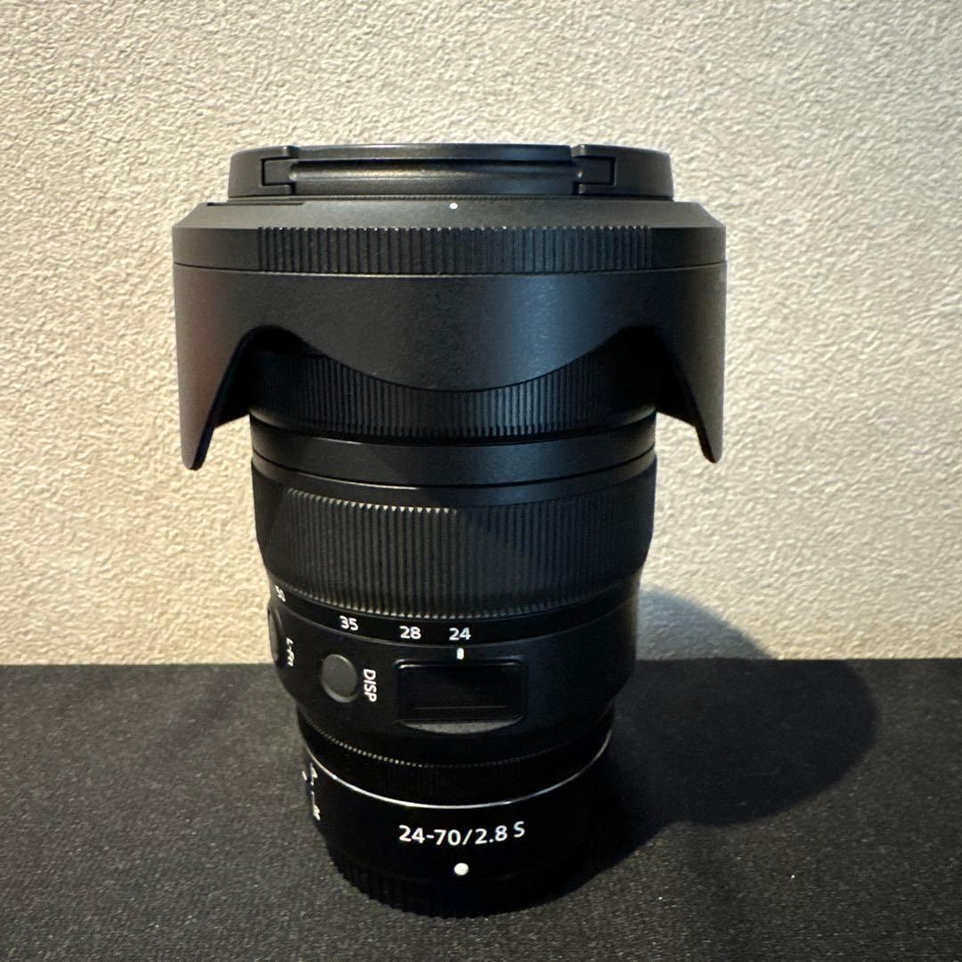NIKKOR Z 24-70mm f/2.8 S ズームレンズ　レンズと説明書